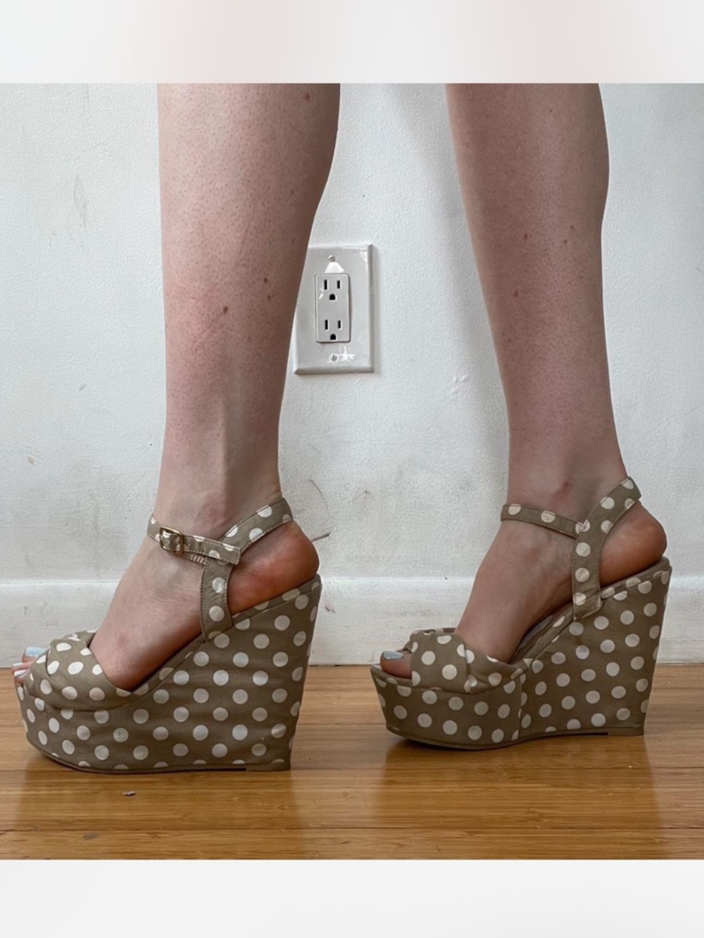 Women’s Polka Dot Ballet Platform Wedge Heels in Beige